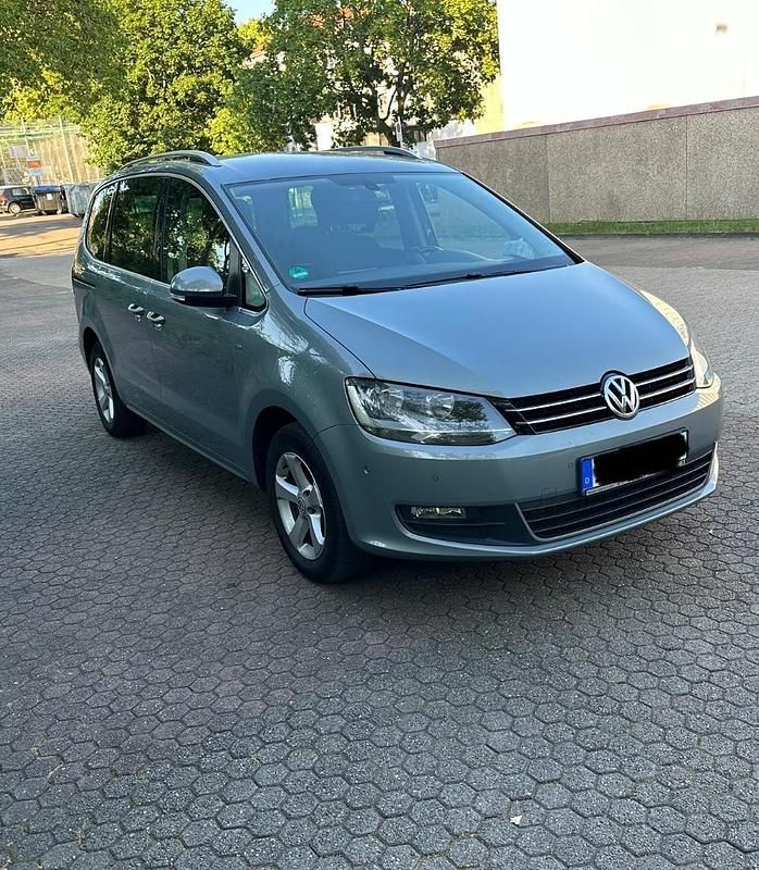 Grau Gebraucht 2014 VW Sharan Van / Kleinbus | 8.299 € (Superpreis) - Bild 1/4