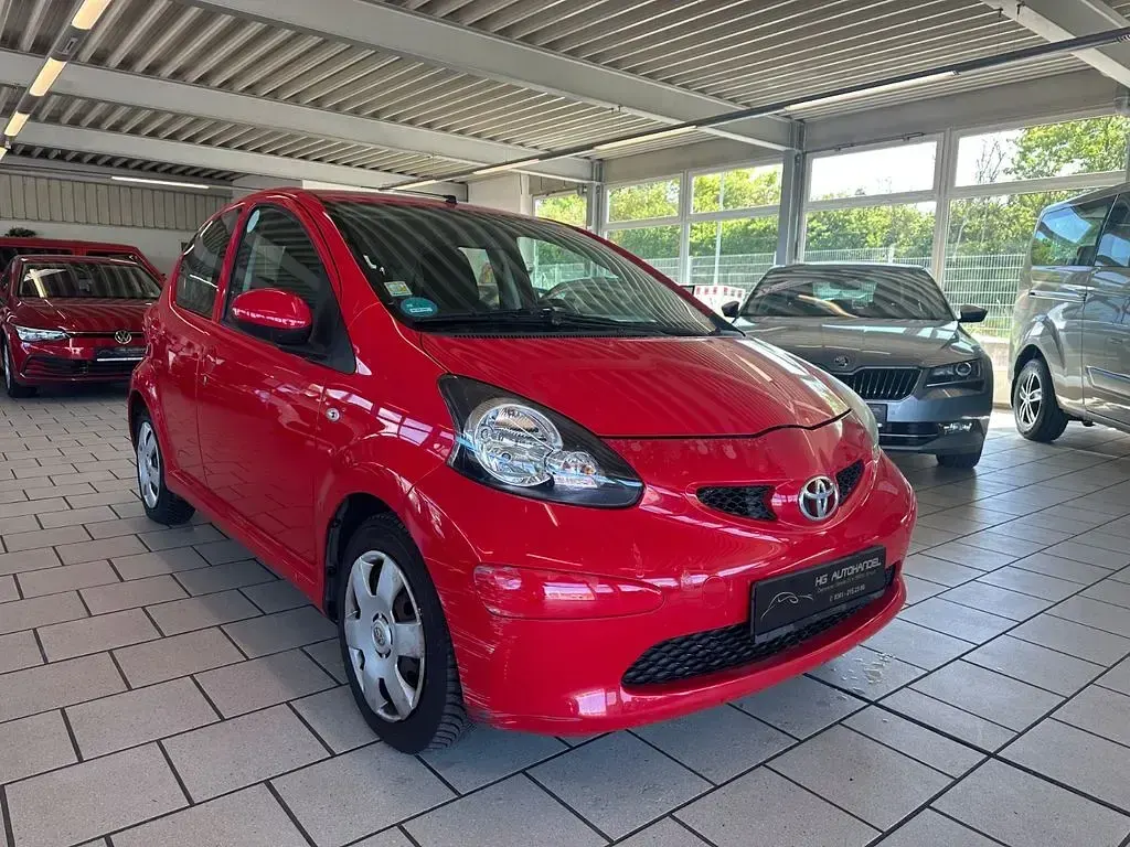 Gebraucht Toyota Aygo Cool 68 PS (50 kW) 2008 Rot Kleinwagen