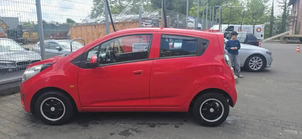 Gebraucht Chevrolet Spark 68 PS (50 kW) 2011 Rot Kleinwagen