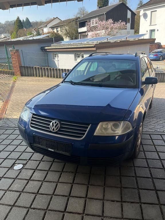 Gebraucht VW Passat Comfortline 131 PS (96 kW) 2002 Blau Kombi