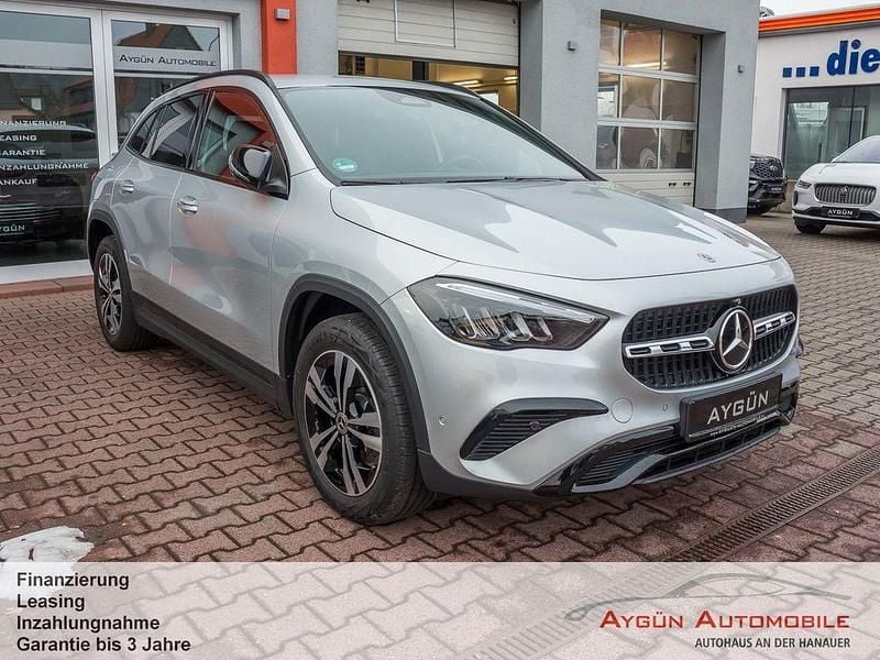 Silber Gebraucht 2023 Mercedes GLA250 SUV | 33.995 € (Superpreis) - Bild 1/4