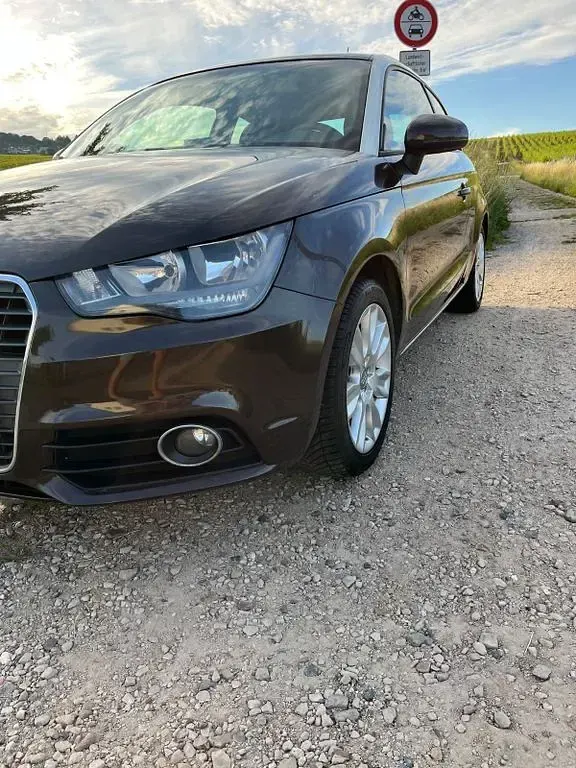 Gebraucht Audi A1 Ambition 122 PS (89 kW) 2011 Braun Kleinwagen