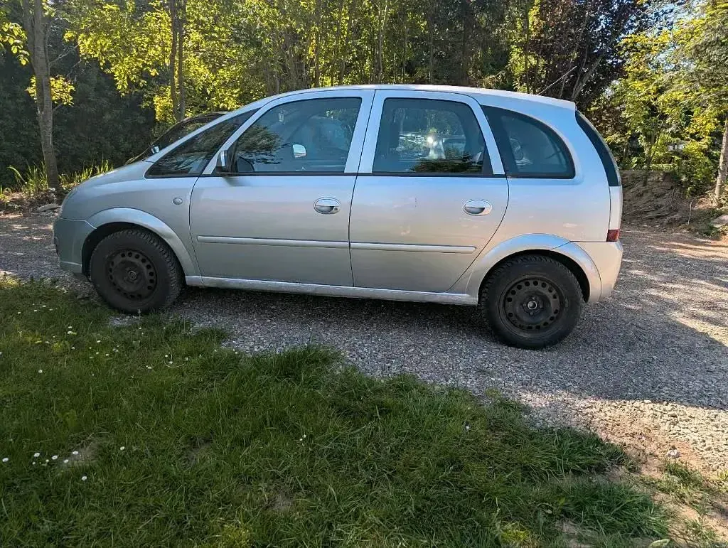 Gebraucht Opel Meriva 100 PS (73 kW) 2007 Silber Van / Kleinbus