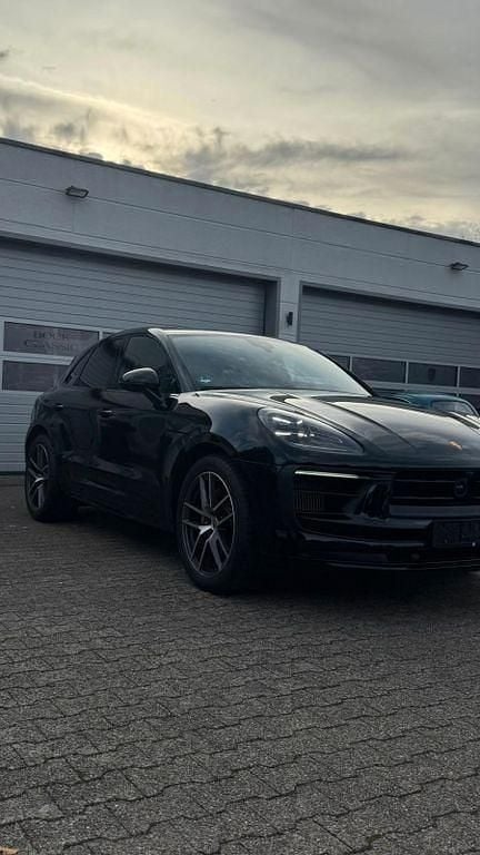 Schwarz Gebraucht 2023 Porsche Macan S SUV | 81.900 € - Bild 1/4