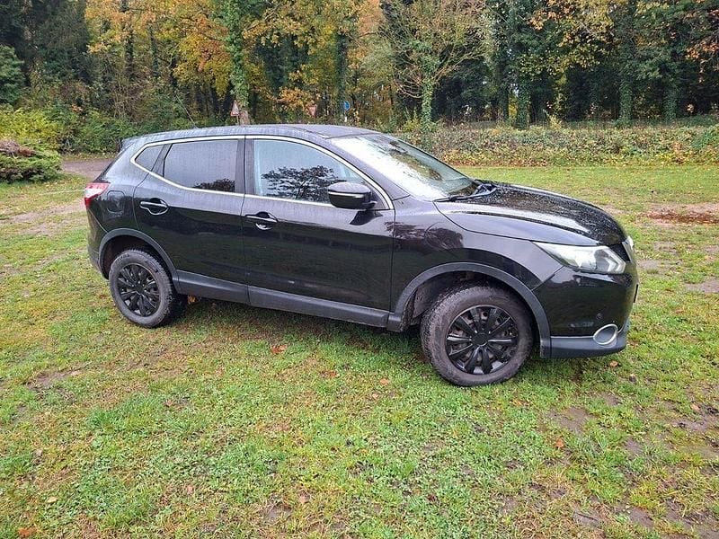Schwarz Gebraucht 2016 Nissan Qashqai Acenta SUV | 9.800 € (Guter Preis) - Bild 1/4