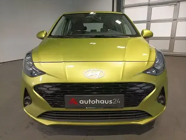 Gebraucht Hyundai i10 Trend 67 PS (49 kW) 2024 Grün Kleinwagen