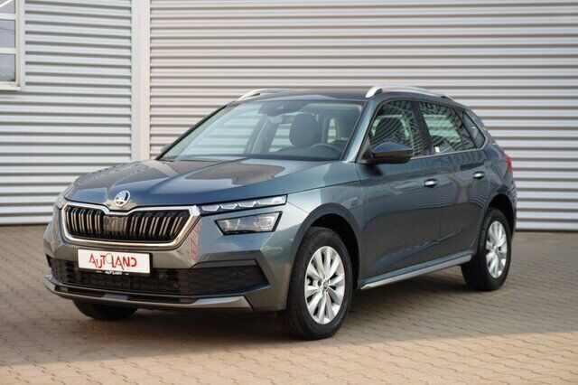 Grau Gebraucht 2021 Skoda Kamiq Style SUV | 22.950 € (Etwas zu teuer) - Bild 1/4