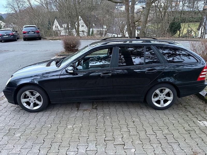Gebraucht Mercedes C220 150 PS (110 kW) 2005 Schwarz Kombi