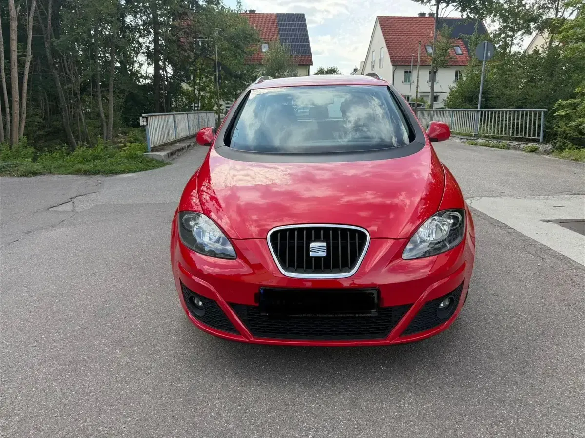 Gebraucht Seat Altea XL Style 125 PS (91 kW) 2009 Rot Van / Kleinbus