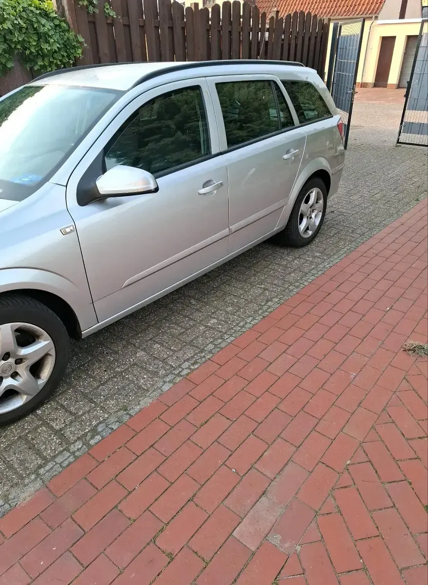 Gebraucht Opel Astra 125 PS (91 kW) 2007 Silber Kombi