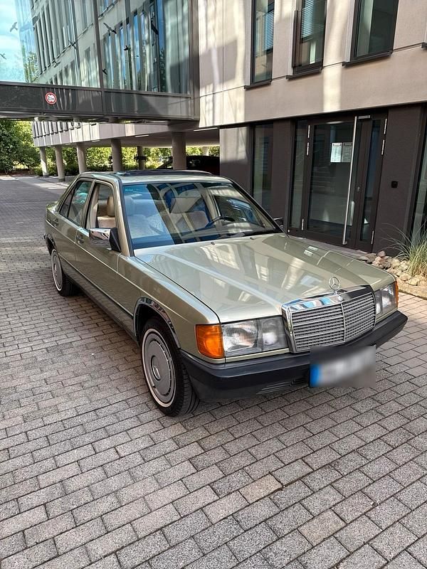 Gebraucht Mercedes 190 105 PS (77 kW) 1986 Beige Limousine