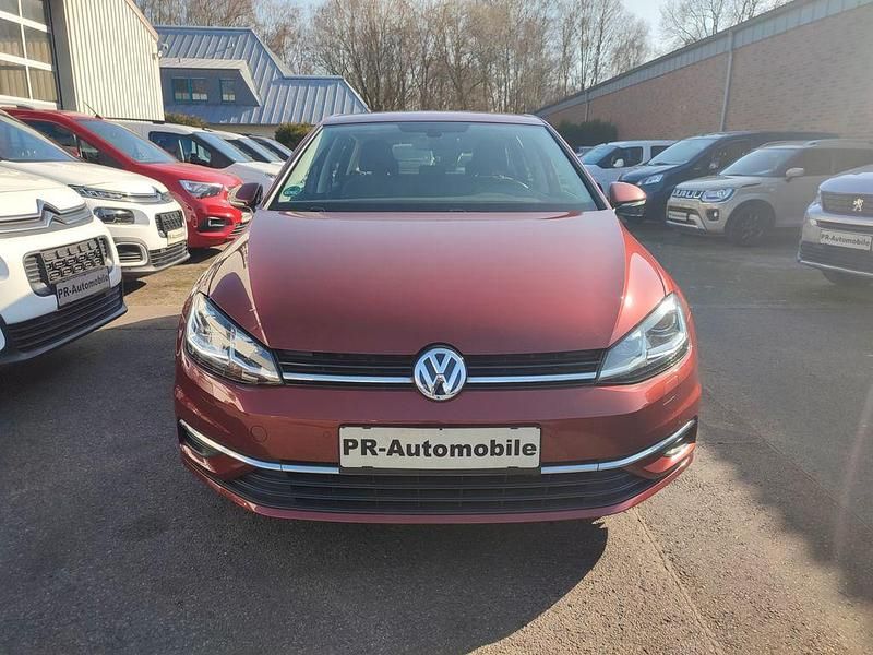 Gebraucht VW Golf VII 86 PS (63 kW) 2019 Rot Limousine