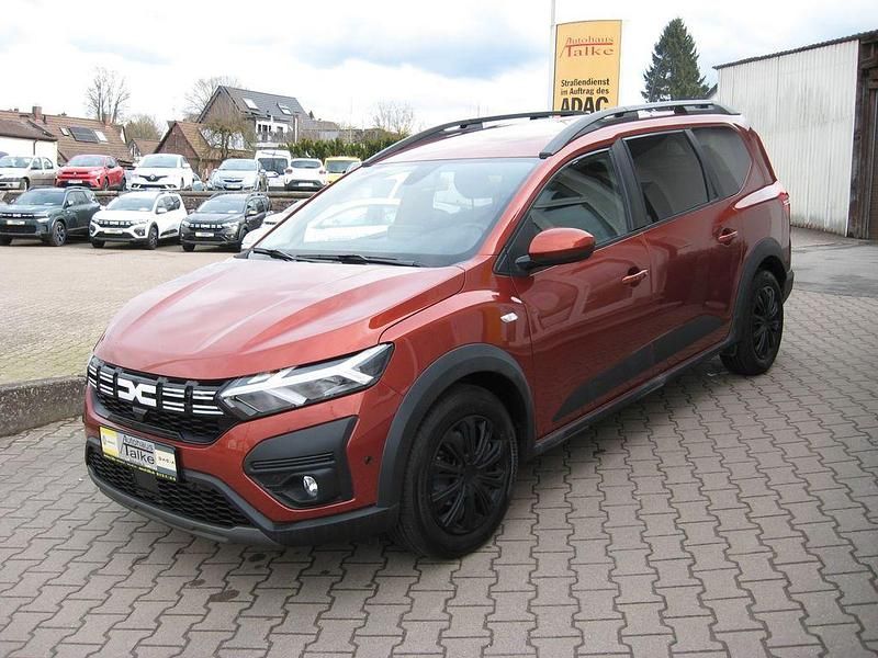 Gebraucht Dacia Jogger Expression 110 PS (80 kW) 2023 Braun Van / Kleinbus