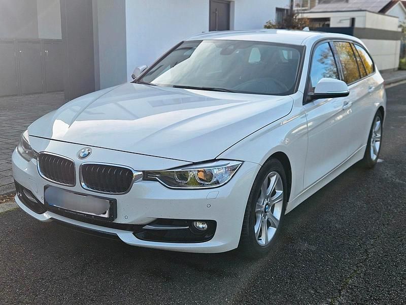 Gebraucht BMW 330 Sport Line 258 PS (189 kW) 2014 Weiß Kombi