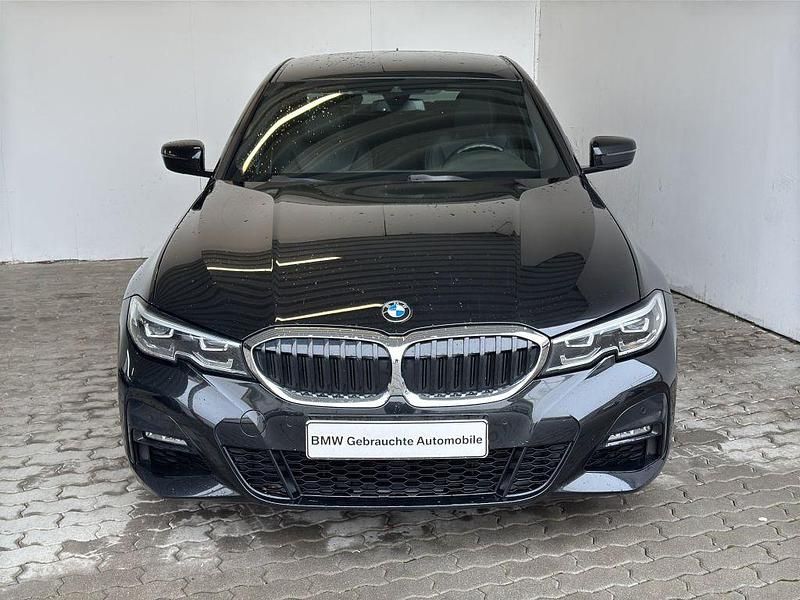 Gebraucht BMW 320 M Sport 184 PS (135 kW) 2022 Saphirschwarz met. Limousine