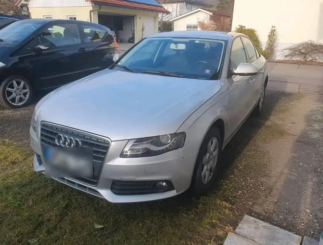 Gebraucht Audi A4 160 PS (117 kW) 2010 Silber Limousine