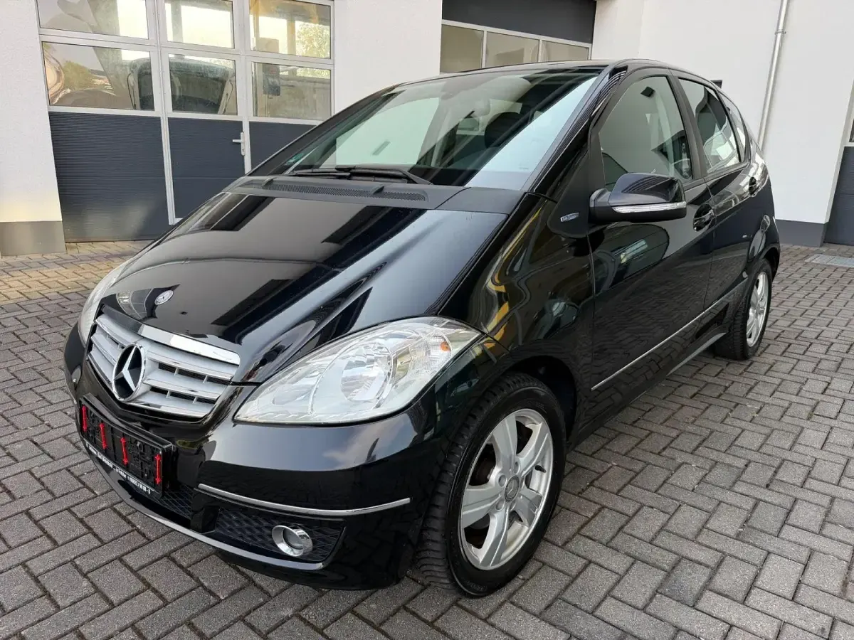 Gebraucht Mercedes A180 116 PS (85 kW) 2010 Schwarz Kleinwagen