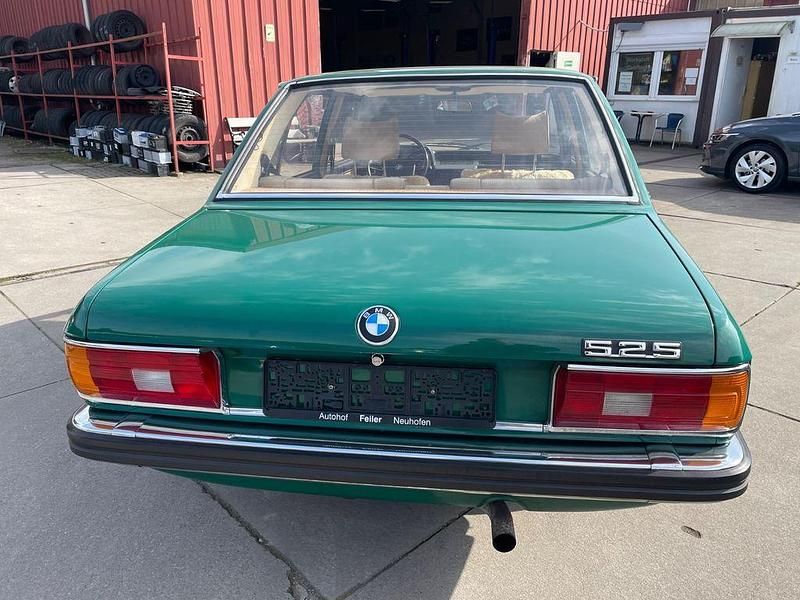 Gebraucht BMW 525 150 PS (110 kW) 1977 Grün Limousine