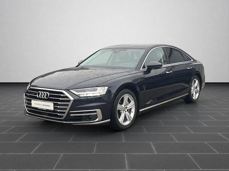 Mondscheinblau metallic (metallic) Gebraucht 2018 Audi A8 Comfort Limousine | 40.900 € (Guter Preis) - Bild 1/4