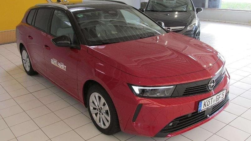 Gebraucht Opel Astra Elegance 110 PS (80 kW) 2023 Lackierung peperoncino red/typ Kombi