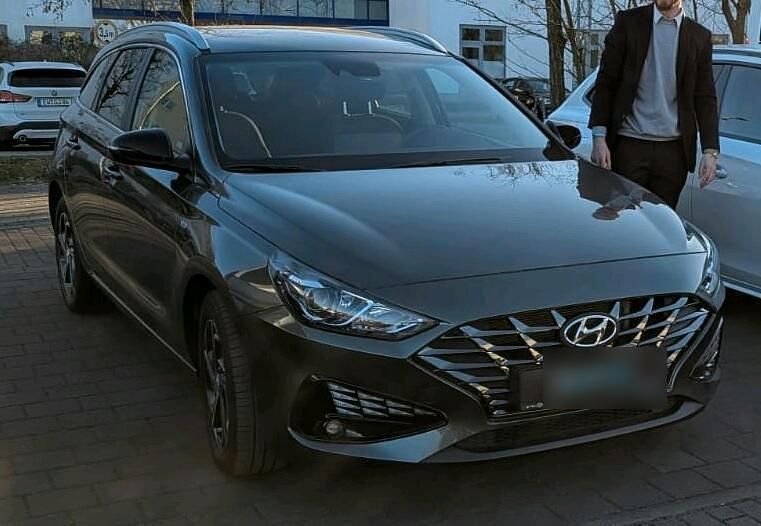 Grau Gebraucht 2023 Hyundai i30 Kombi | 20.000 € (Fairer Preis) - Bild 1/4