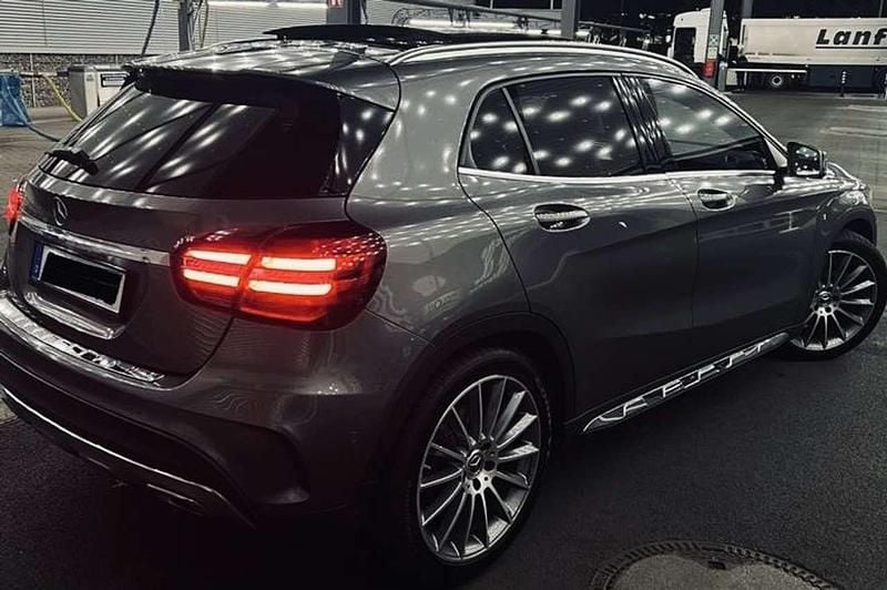 Gebraucht Mercedes GLA250 AMG line 211 PS (155 kW) 2019 Grau SUV