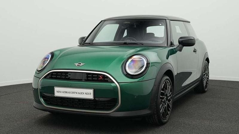 Grün Gebraucht 2024 Mini Cooper S Favoured Kleinwagen | 27.683 € (Superpreis) - Bild 1/4