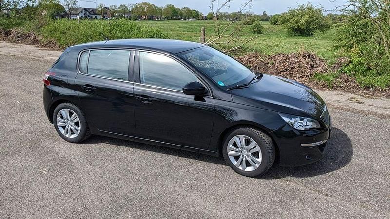Schwarz Gebraucht 2014 Peugeot 308 Active Limousine | 6.150 € (Fairer Preis) - Bild 1/4