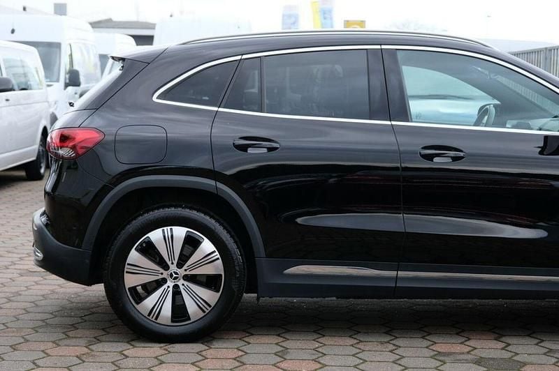 Gebraucht Mercedes EQA250 Advanced 139 kW (190 PS) 2023 Schwarz SUV
