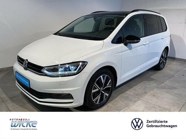 Weiß Gebraucht 2021 VW Touran Highline Van / Kleinbus | 27.880 € (Guter Preis) - Bild 1/2