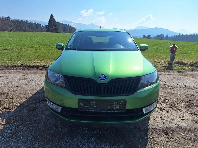 Gebraucht Skoda Rapid Ambition 90 PS (66 kW) 2016 Rallyegrün metallic Kleinwagen