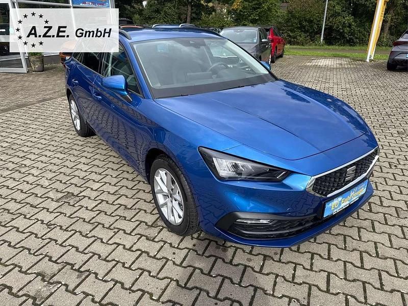 Neu Seat Leon Style 116 PS (85 kW) 2025 Sapphierblaumet. Kombi