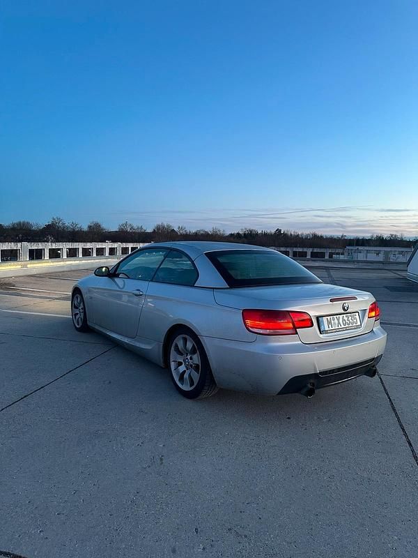 Gebraucht BMW 335 Cabriolet 306 PS (225 kW) 2007 Grau Cabrio