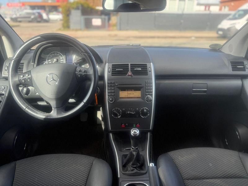 Gebraucht Mercedes A160 95 PS (69 kW) 2010 Schwarz Kleinwagen