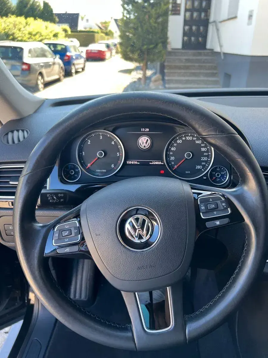 Gebraucht VW Touareg 245 PS (180 kW) 2012 Schwarz SUV