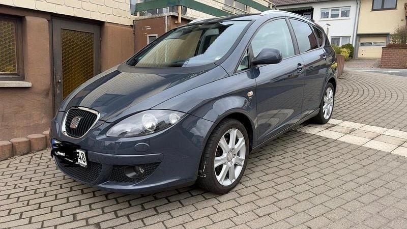 Gebraucht Seat Altea Style 125 PS (91 kW) 2009 Grau Van / Kleinbus
