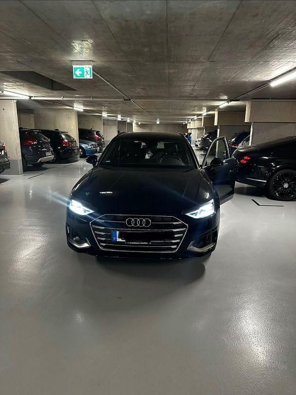 Schwarz Gebraucht 2024 Audi A4 Ambiente Kombi | 29.400 € (Fairer Preis) - Bild 1/4