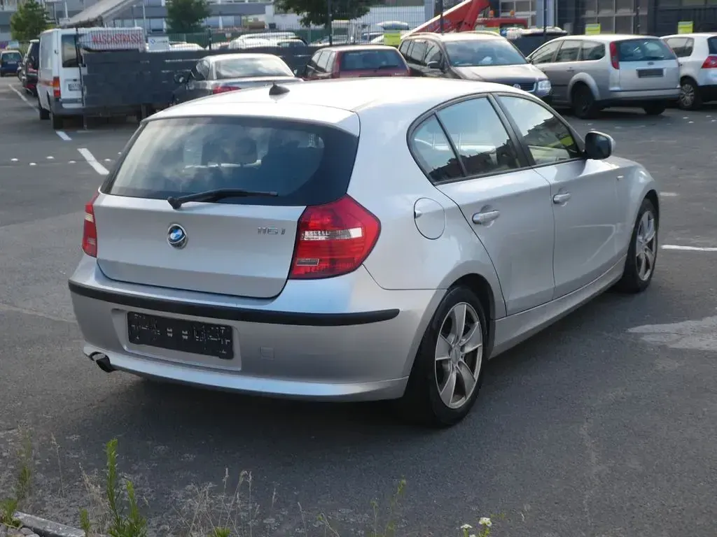 Gebraucht BMW 116 122 PS (89 kW) 2011 Silber Kleinwagen