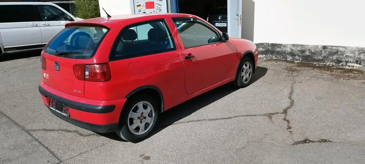 Gebraucht Seat Ibiza 60 PS (44 kW) 2002 Rot Kleinwagen