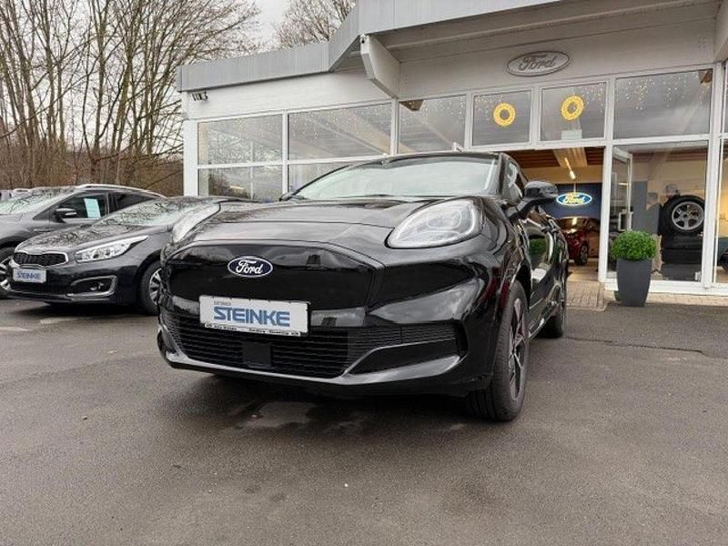 Neu Ford Puma Gen-E 124 kW (169 PS) 2025 Obsidianschwarz metallic SUV
