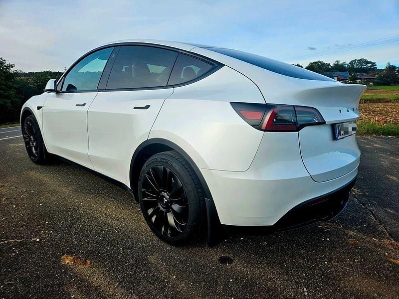 Gebraucht Tesla Model Y RWD 188 kW (256 PS) 2023 Weiß SUV