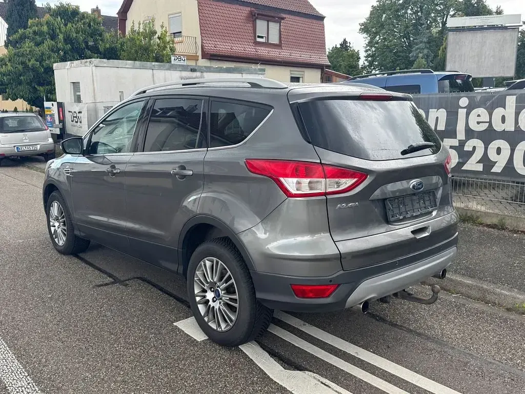 Usata Ford Kuga Titanium 140 CV (102 kW) 2013 Grigio SUV