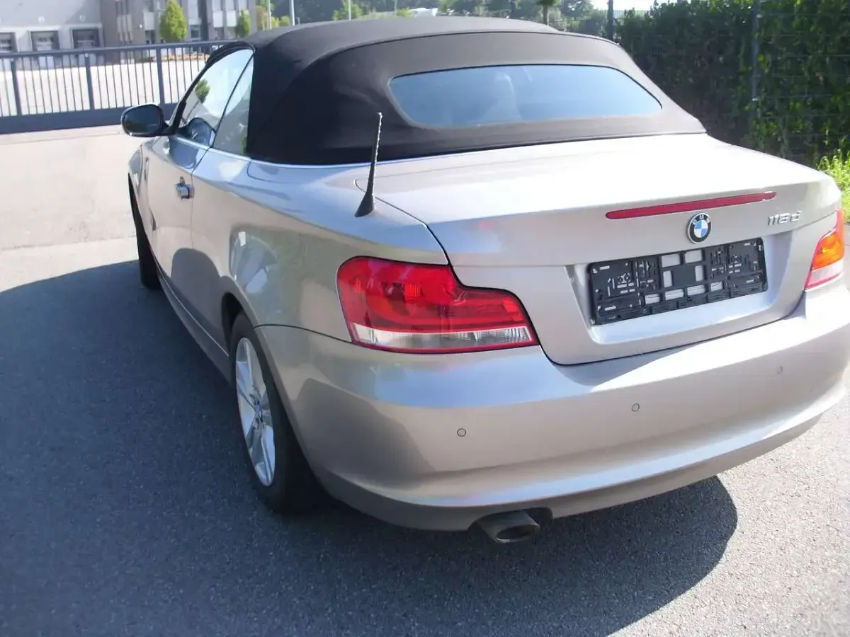 Gebraucht BMW 118 Cabriolet 143 PS (105 kW) 2012 Grau Cabrio