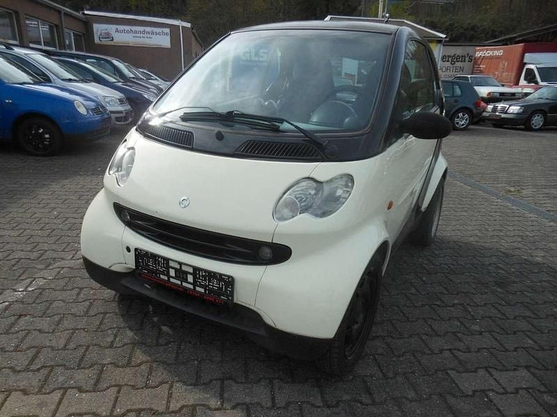 Gebraucht Smart ForTwo Coupé 61 PS (44 kW) 2004 Tridionsicherheitszelle schwa Kleinwagen