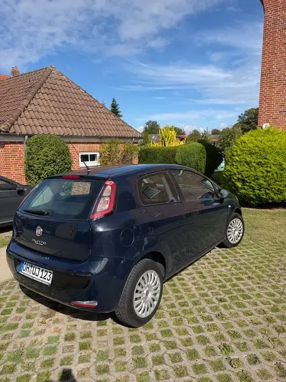 Gebraucht Fiat Punto 77 PS (56 kW) 2011 Blau Kleinwagen