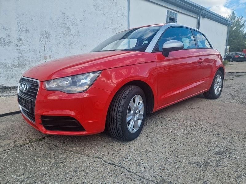 Second-hand Audi A1 Attraction 122 CP (89 kW) 2011 Roșu Hatchback