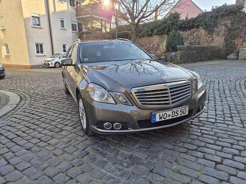Gebraucht Mercedes E220 Elegance 170 PS (125 kW) 2010 Kombi