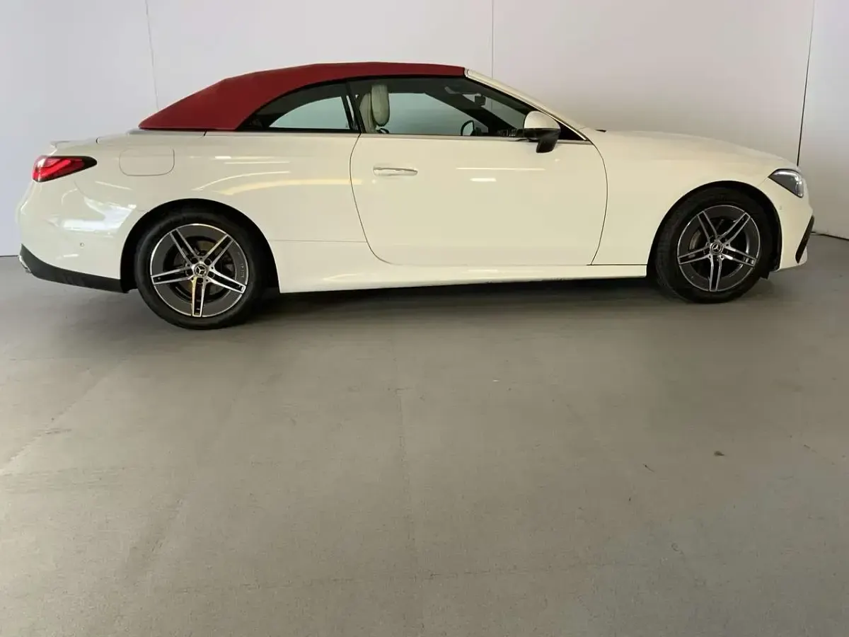 Gebraucht Mercedes CLE220 AMG 197 PS (144 kW) 2025 Unilack polarweiß Cabrio