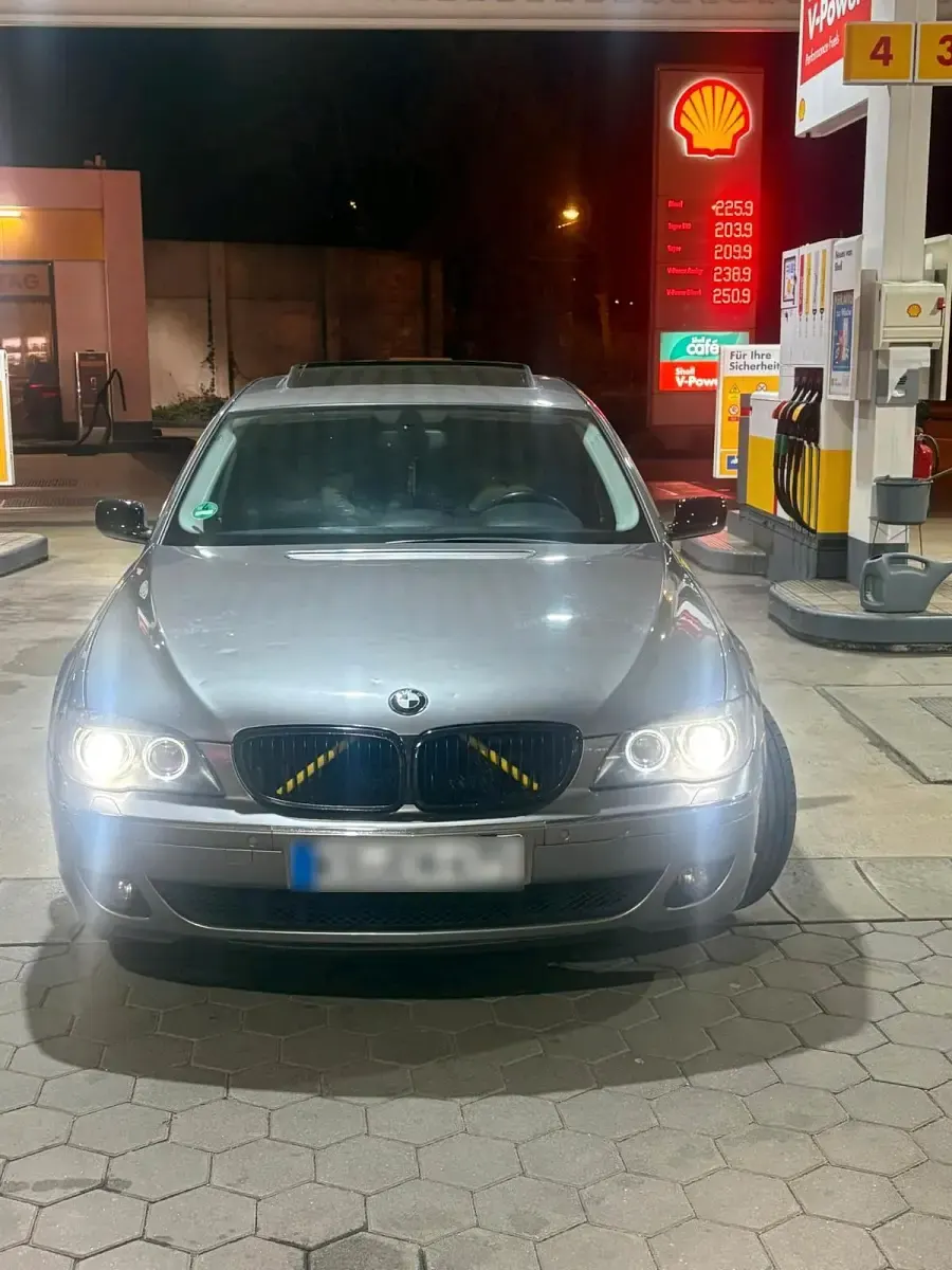 Gebraucht BMW 730 231 PS (169 kW) 2025 Gold Limousine