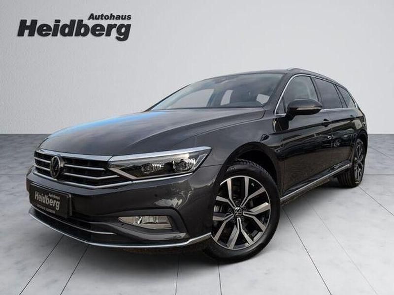 Grau Gebraucht 2024 VW Passat Elegance Kombi | 36.770 € (Superpreis) - Bild 1/4